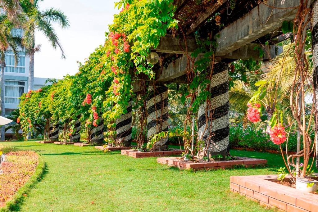 Saigon - Ninh Chu Hotel & Resort Фанранг Экстерьер фото